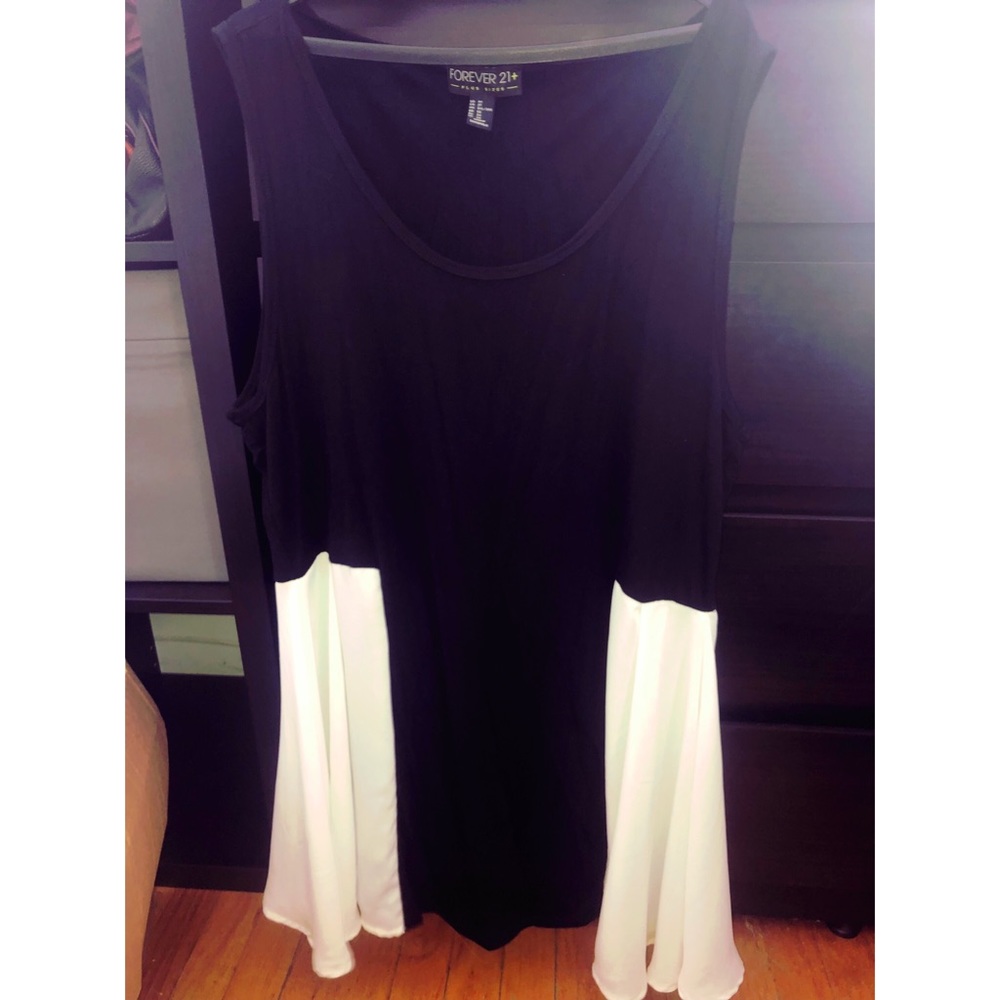 Forever 21 tank top. Bundle 2 for $20.
